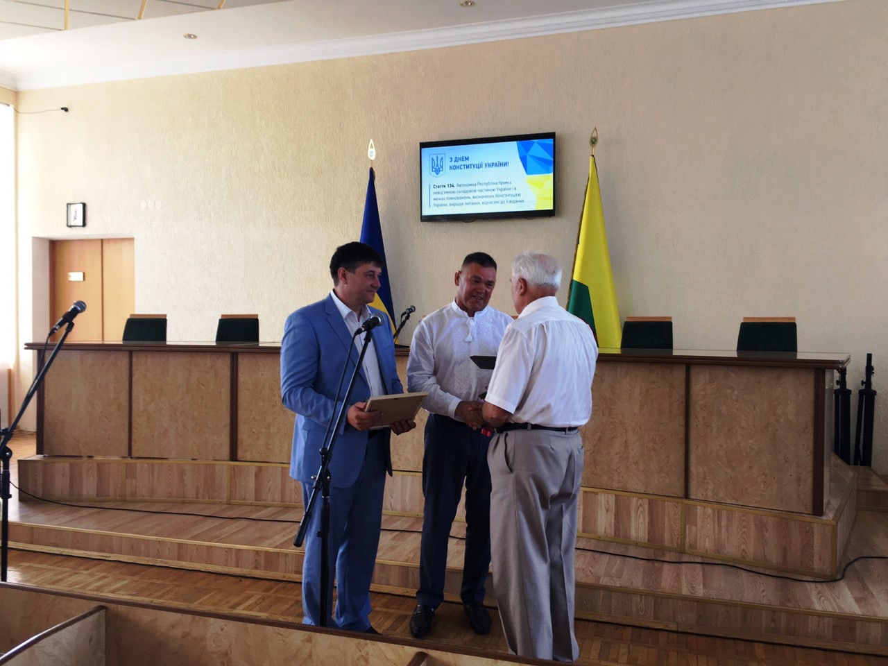 26 червня відбулись районні урочисті заходи з нагоди відзначення Дня Державної служби 23-ї річниці Конституції України та Дня молоді.