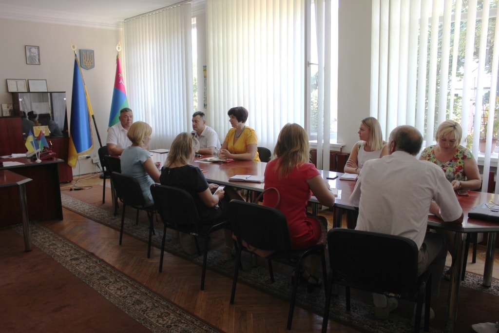 01 липня проведено оперативну нараду з керівниками структурних підрозділів адміністрації,&nbsp; установ та організацій району.