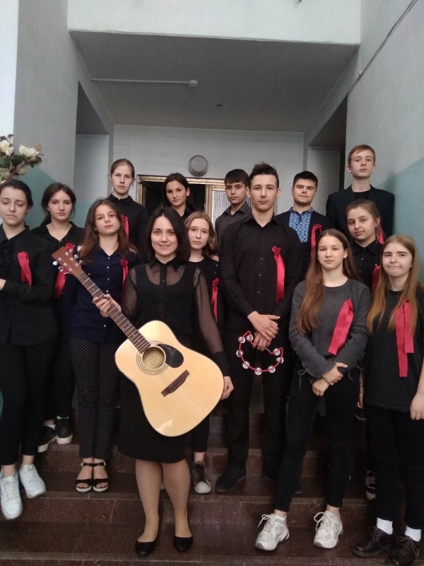 Учні Борівської школи мистецтв взяли участь у Всеукраїнському фестивалі-конкурсі "Літні тони-2019".