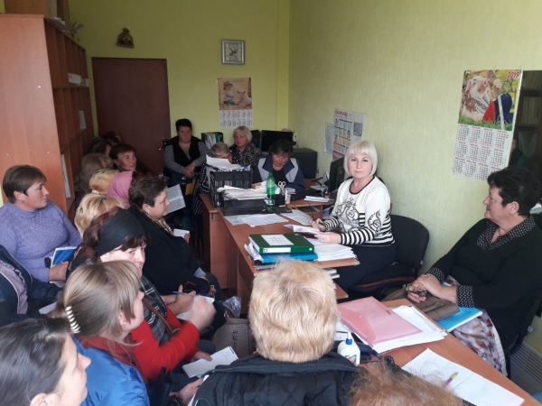 25 вересня директор територіального центру соціального обслуговування (надання соціальних послуг) провела семінар – нараду з соціальними робітниками.