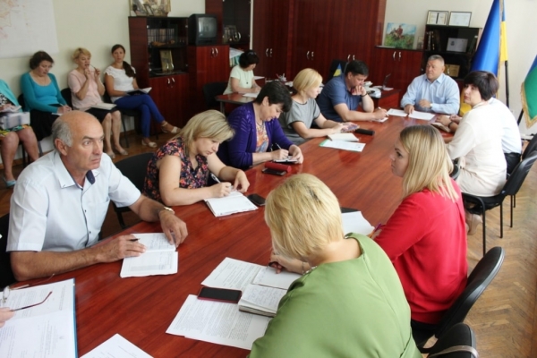 08 липня проведено оперативну нараду з керівниками структурних підрозділів адміністрації, установ та організацій району.