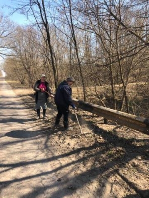 Упорядковання узбіччя автомобільних доріг, території біля будинків культури, адмінбудівель Великогуляківська та Триліська сільські ради.