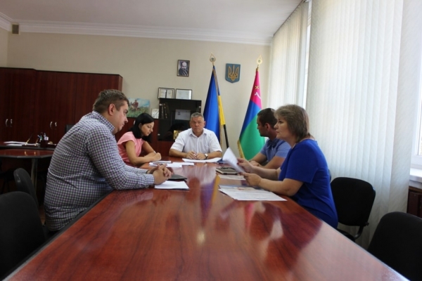 Голова РДА Василь Кравченко провів робочу зустріч стосовно розгляду питання пасажирських перевезень на приміських автобуснних маршрутах