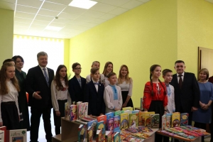 Президент України Петро Порошенко відвідав День відкритих дверей Бориспільського академічного ліцею.